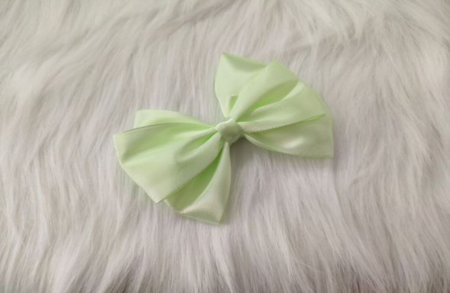 Triple Bowtie Bow
