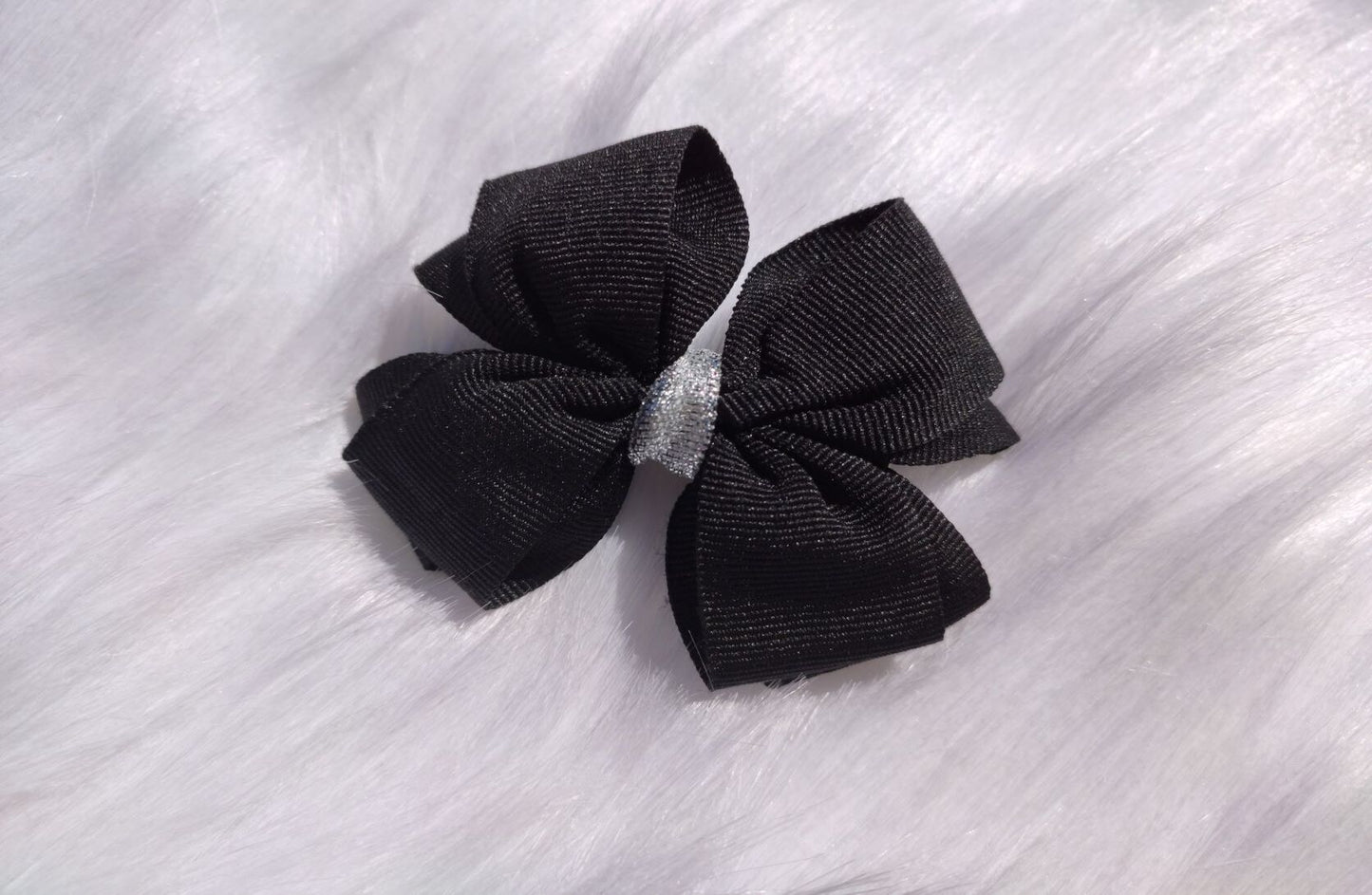 Clover Bow