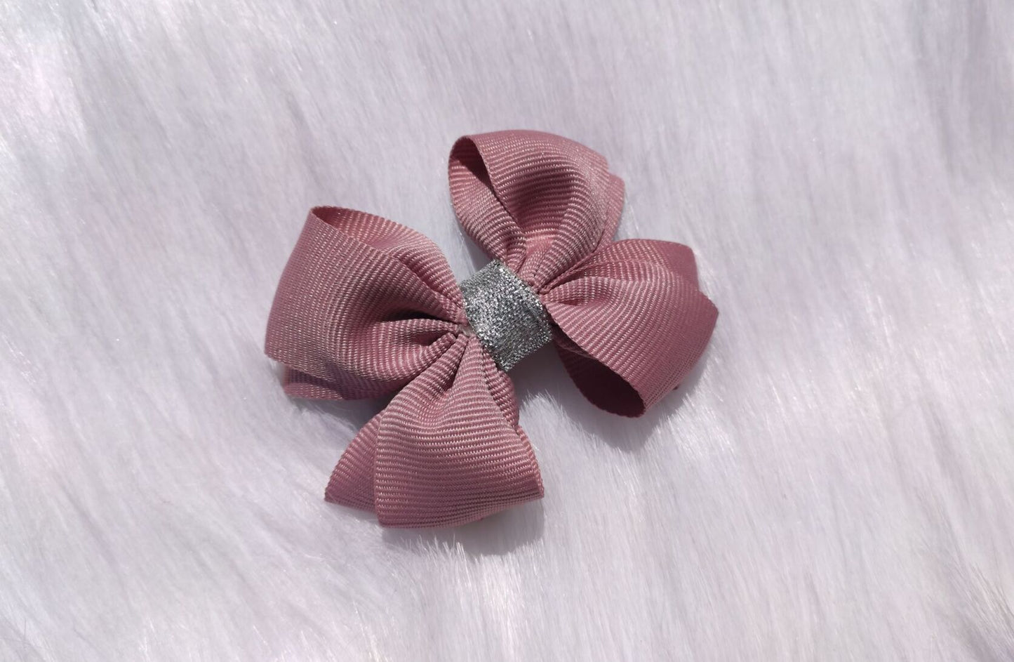 Clover Bow